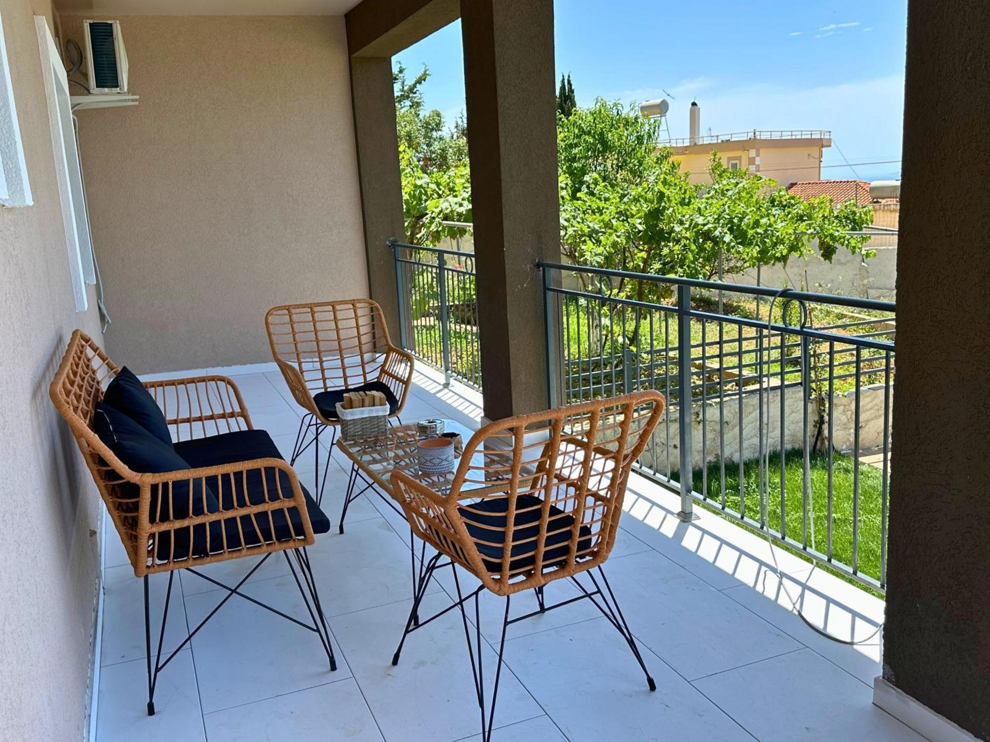 Viewtopia House Dhermi Exterior photo