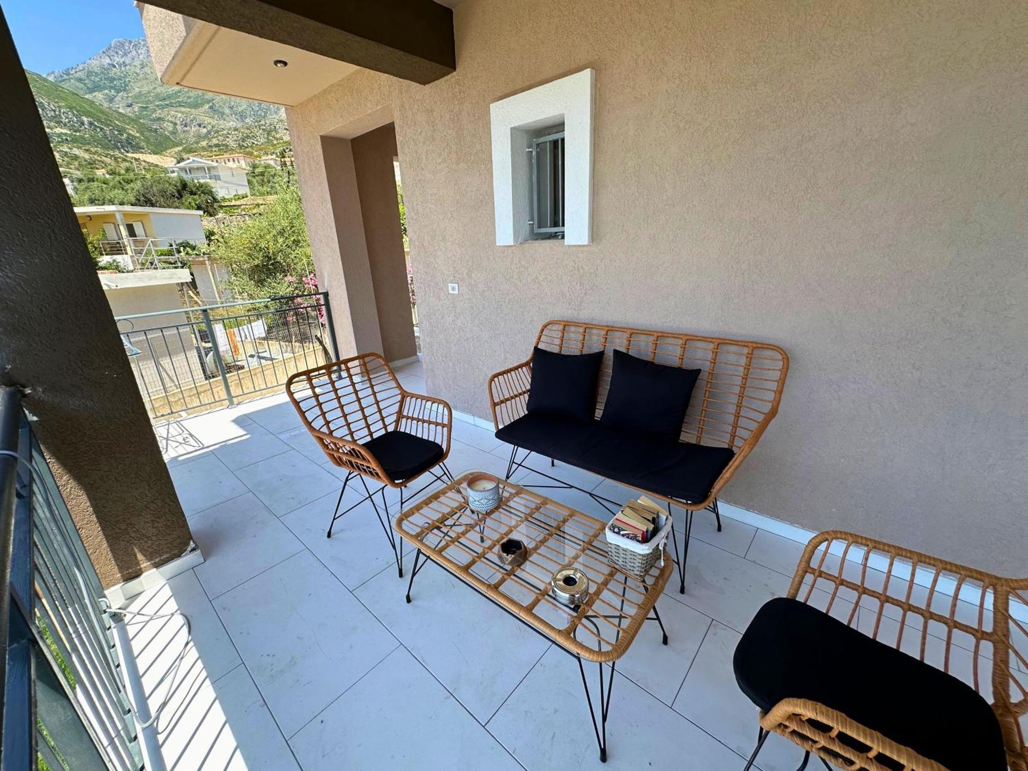 Viewtopia House Dhermi Exterior photo